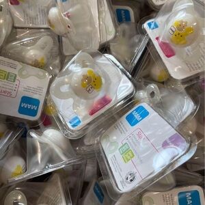 Mam newborn pacifiers